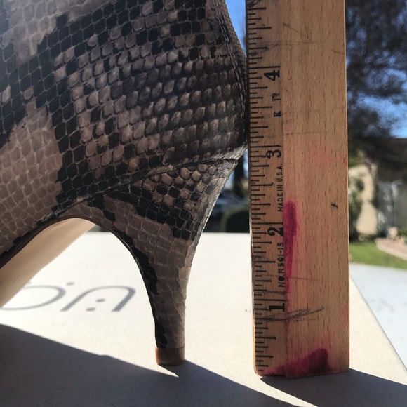 Urban Outfitters Snakeskin Ankle Boot New - Picture 3 of 4